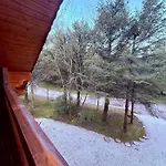 Lakeside Log 4 Bedrooms Dog-friendly Escape *