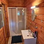 Lakeside Log 4 Bedrooms Dog-friendly Escape Ballyconnell (Cavan)