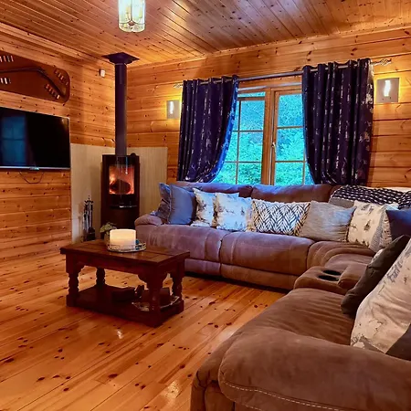 Lakeside Log 4 Bedrooms Dog-friendly Escape بيت للعطل باليكونيل