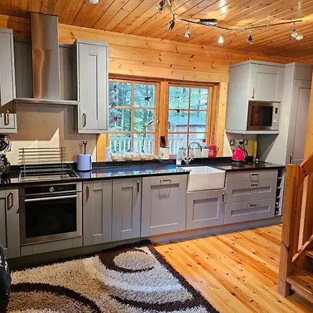 Hébergement de vacances Lakeside Log 4 Bedrooms Dog-friendly Escape *