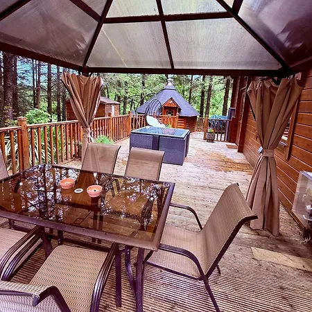 Lakeside Log 4 Bedrooms Dog-friendly Escape 度假居 *