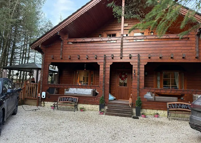 Lakeside Log 4 Bedrooms Dog-friendly Escape Hébergement de vacances *