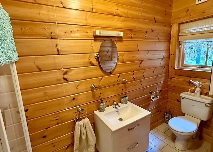 Hébergement de vacances Lakeside Log 4 Bedrooms Dog-friendly Escape *