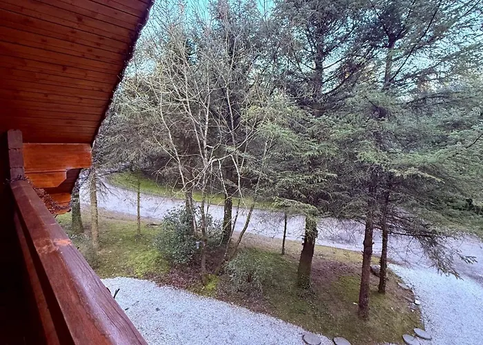 Lakeside Log 4 Bedrooms Dog-friendly Escape *