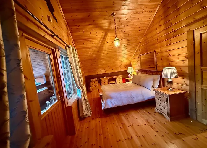 Lakeside Log 4 Bedrooms Dog-friendly Escape بيت للعطل *