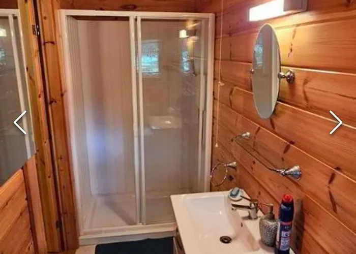 Lakeside Log 4 Bedrooms Dog-friendly Escape Ballyconnell (Cavan)